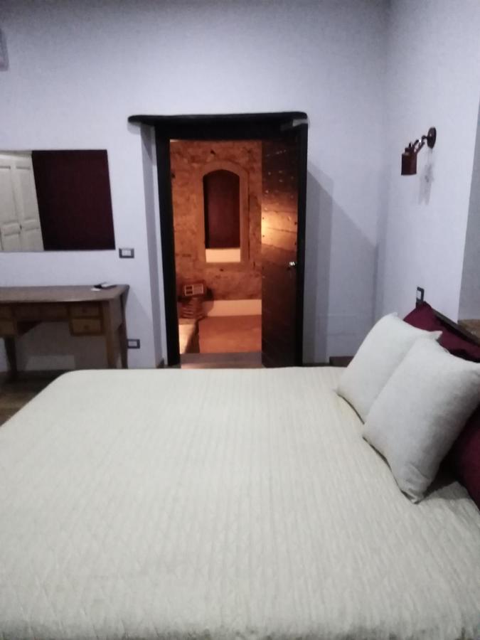 B&B Le Vie Del Borgo Castiglione De Sicilia Dış mekan fotoğraf